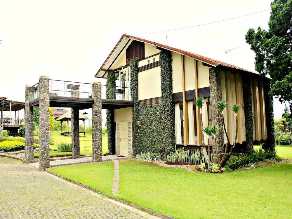 Паромпонг: Country Villa