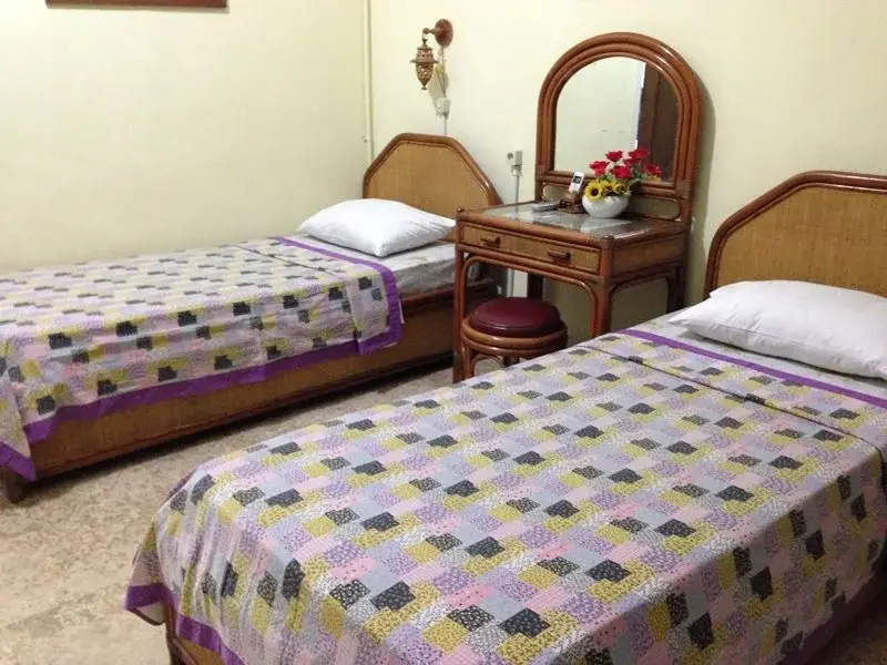 Маланг: Ennys Guest House