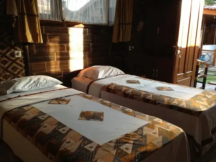 Маланг: Ennys Guest House