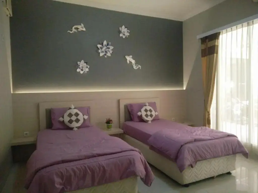 Маланг: Ennys Guest House