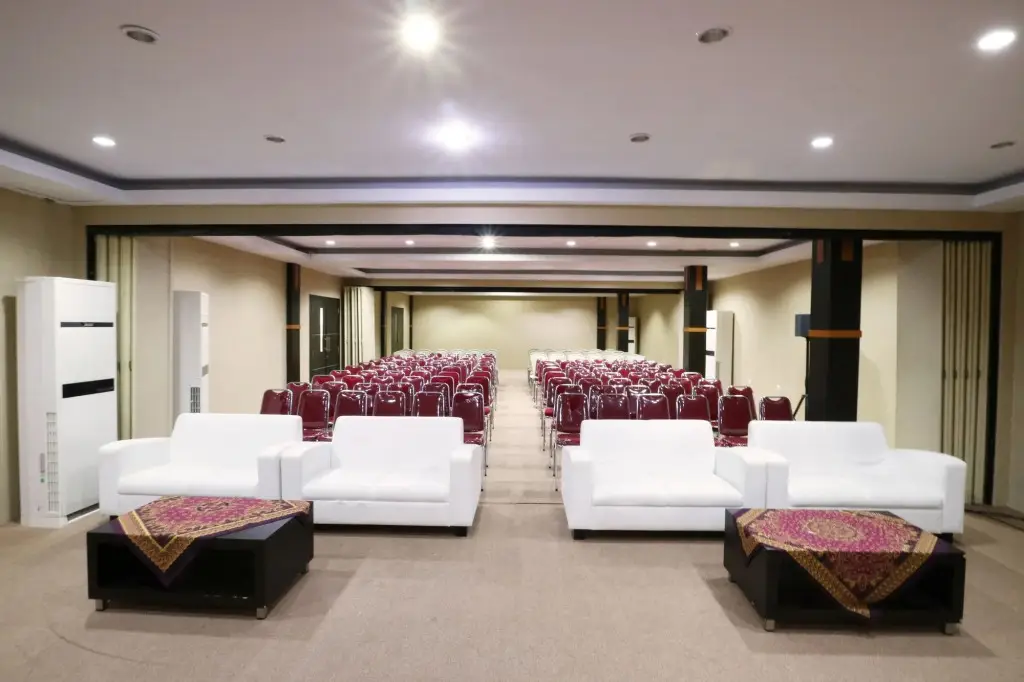 Батуретно: Tembok Batu Residence