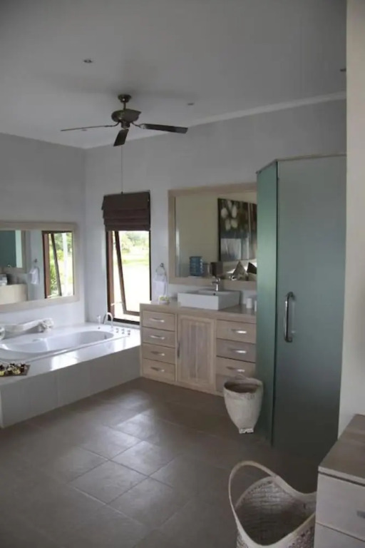 Саван: The Beach Front Villas - North Bali