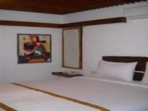 Flores Gallery Hotel — фото 1