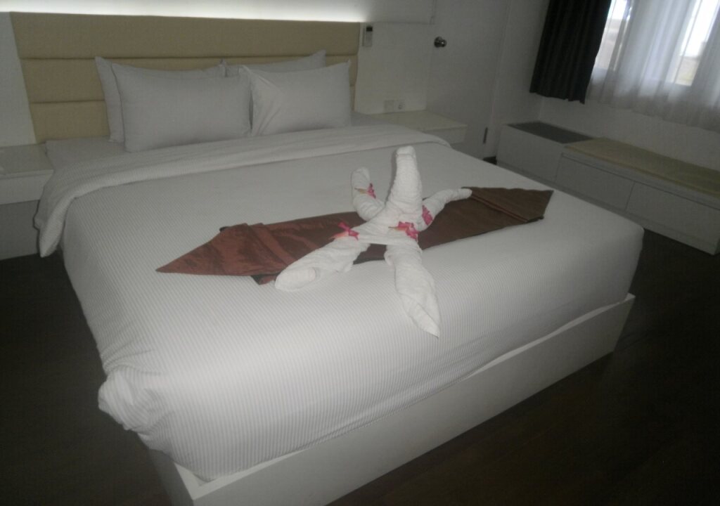 Паданг: Cavery Beach Hotel