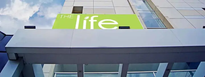 Сурабая: The Life Hotels