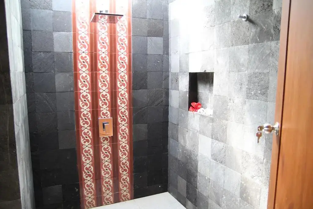 Бунутан: Bali Marina Villa's