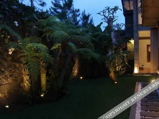 Паромпонг: The Beautiful and Unique Omega Villa