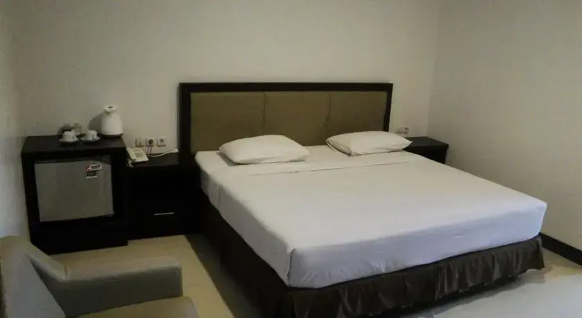 Кендари: Adipati Hotel