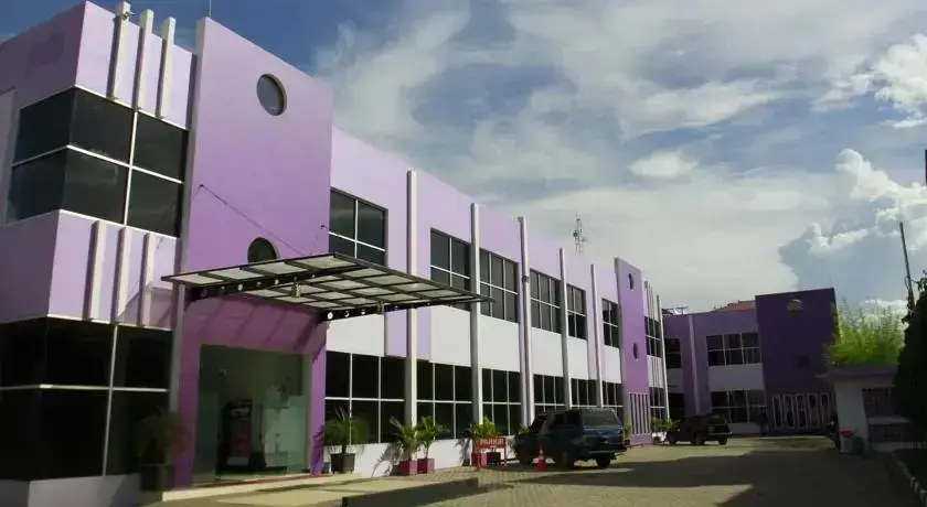 Кендари: Adipati Hotel