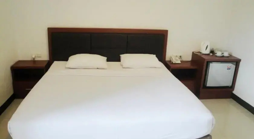 Кендари: Adipati Hotel