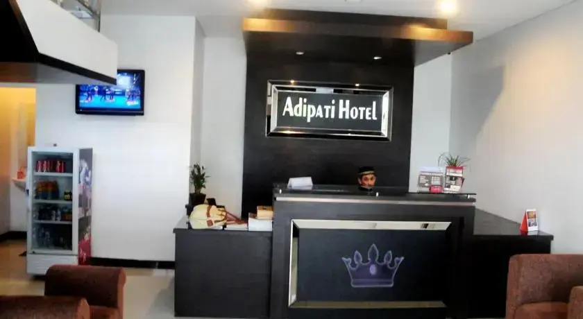Кендари: Adipati Hotel