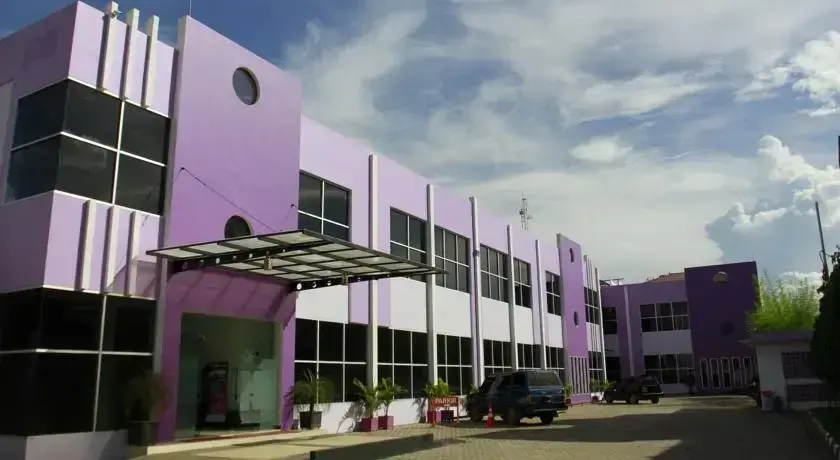 Кендари: Adipati Hotel