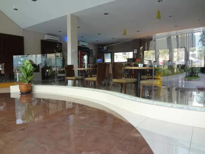 Чикаранг: Metro Hotel