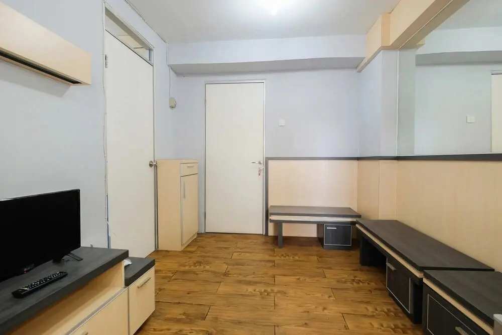 Джакарта: GV21 Property at Grand Emerald Apartment