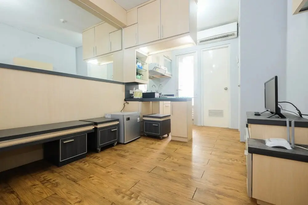Джакарта: GV21 Property at Grand Emerald Apartment