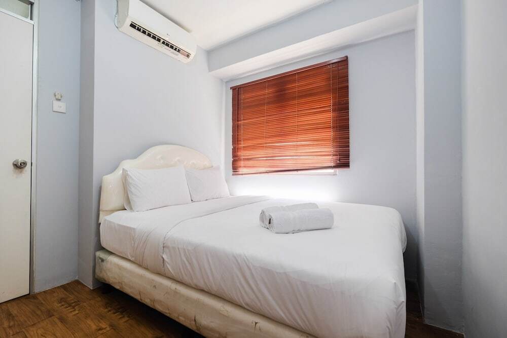 Джакарта: GV21 Property at Grand Emerald Apartment