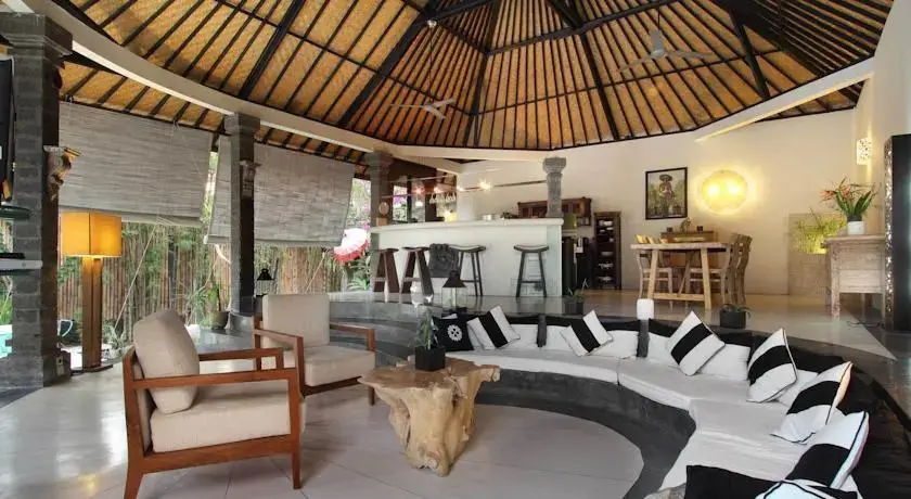 Керобокан: Villa Membuka