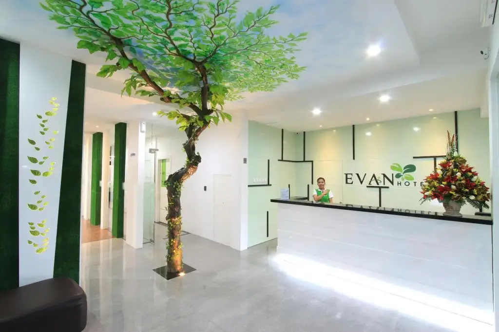 Джамби: Evan Hotel