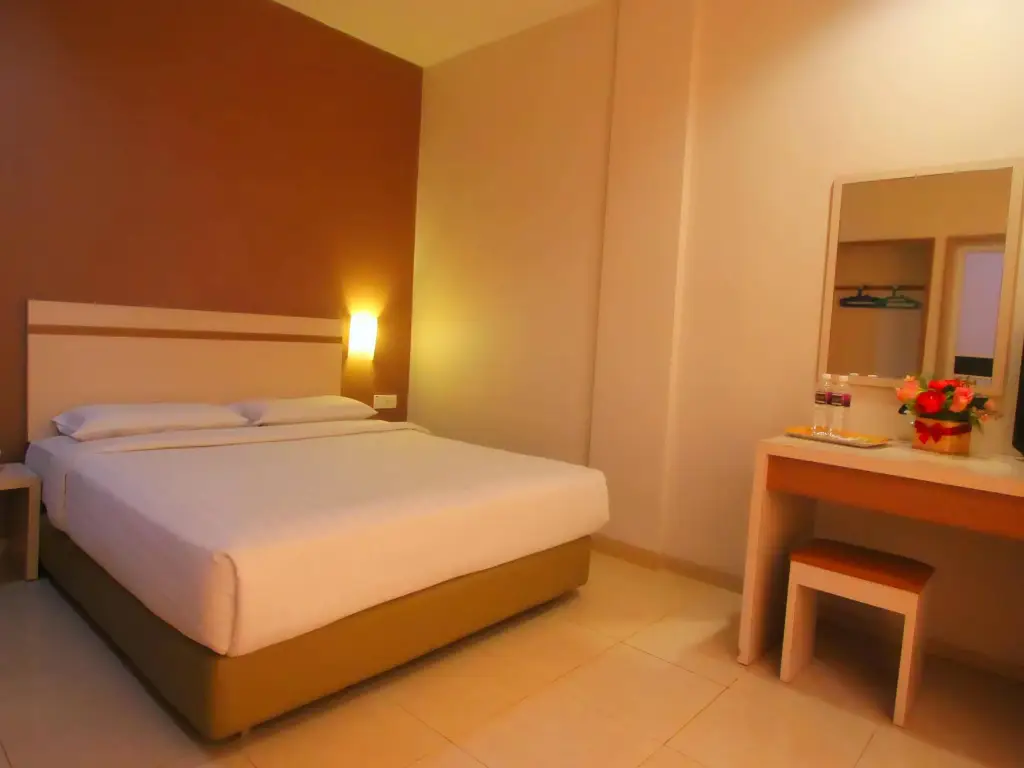 Батам: Lovina Inn Penuin Hotel
