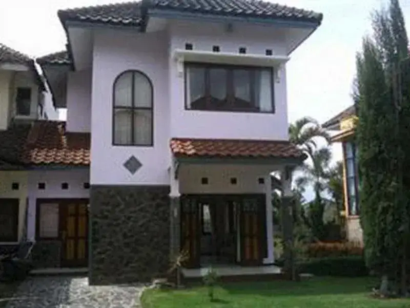 Бату: Villa Edelweiss Batu