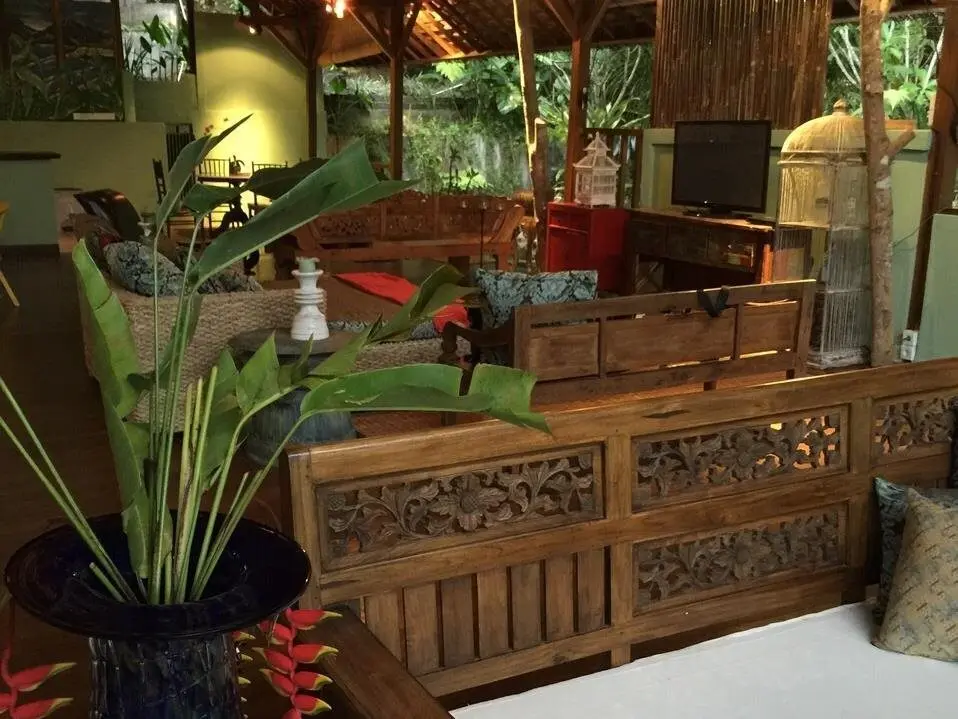 Тойа Бунгках: Madu Puri Spa Villa
