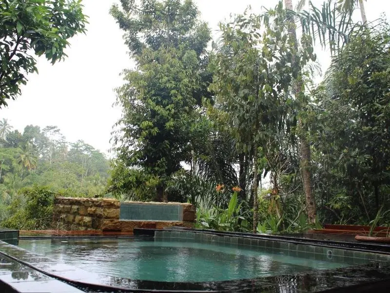Тойа Бунгках: Madu Puri Spa Villa
