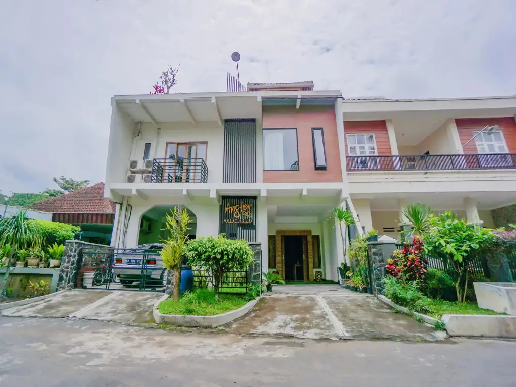 Маланг: Angler Guest House Malang by OYO Rooms