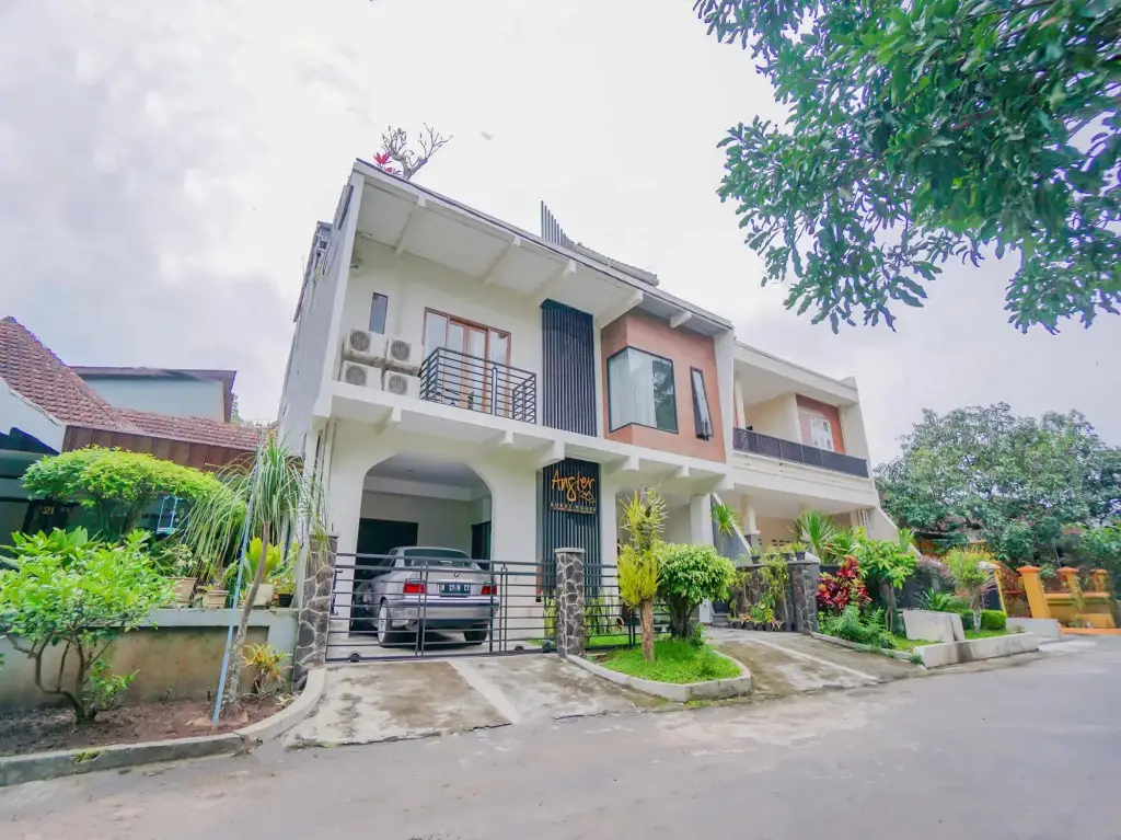 Маланг: Angler Guest House Malang by OYO Rooms