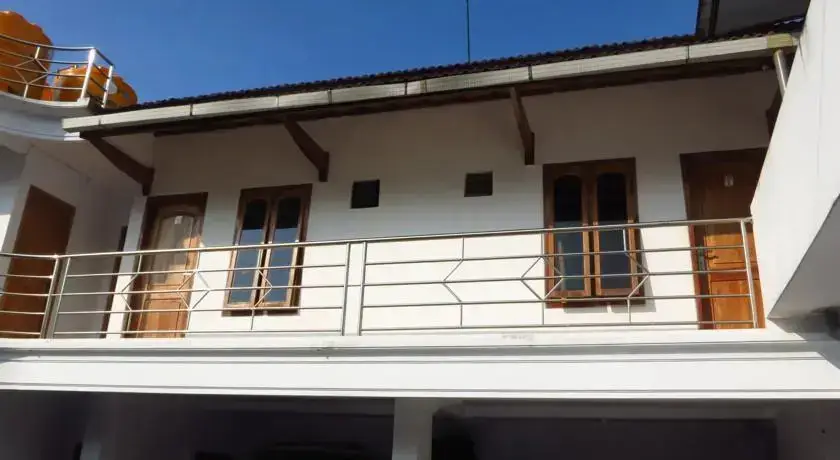 Бату: o3 Homestay