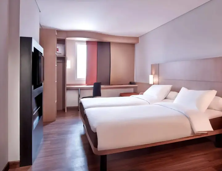 Legok: Ibis Gading Serpong
