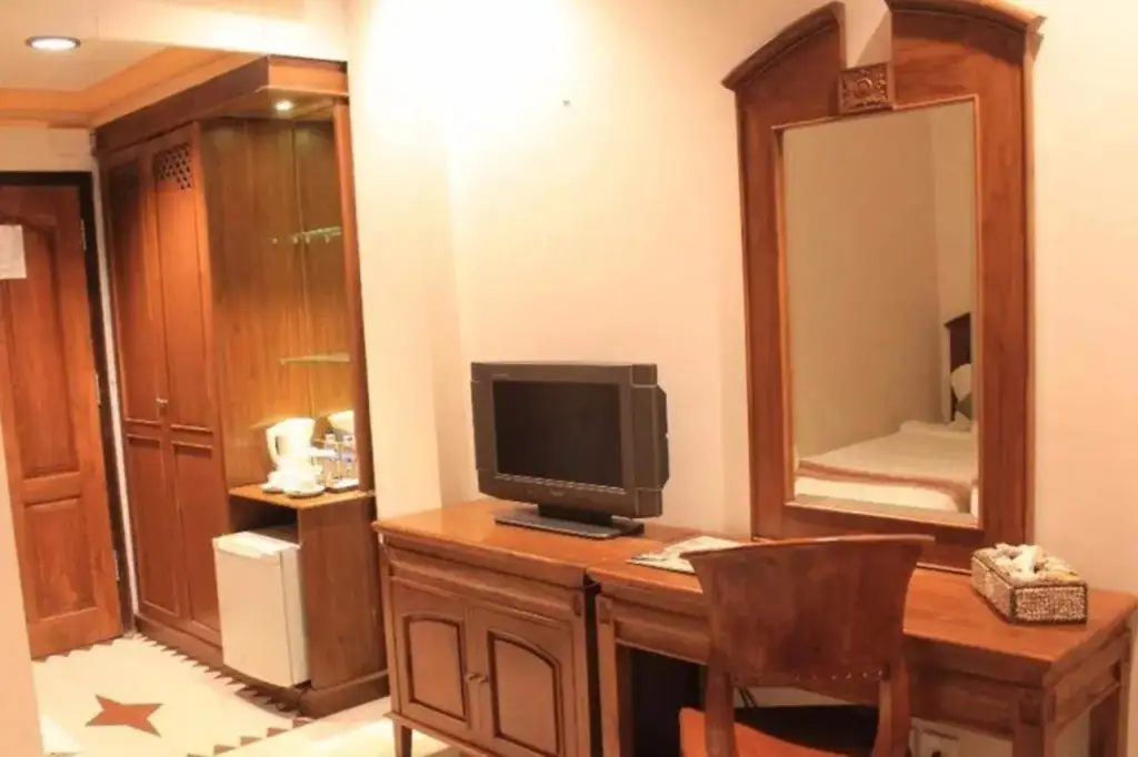Джамби: Grand Malioboro Hotel