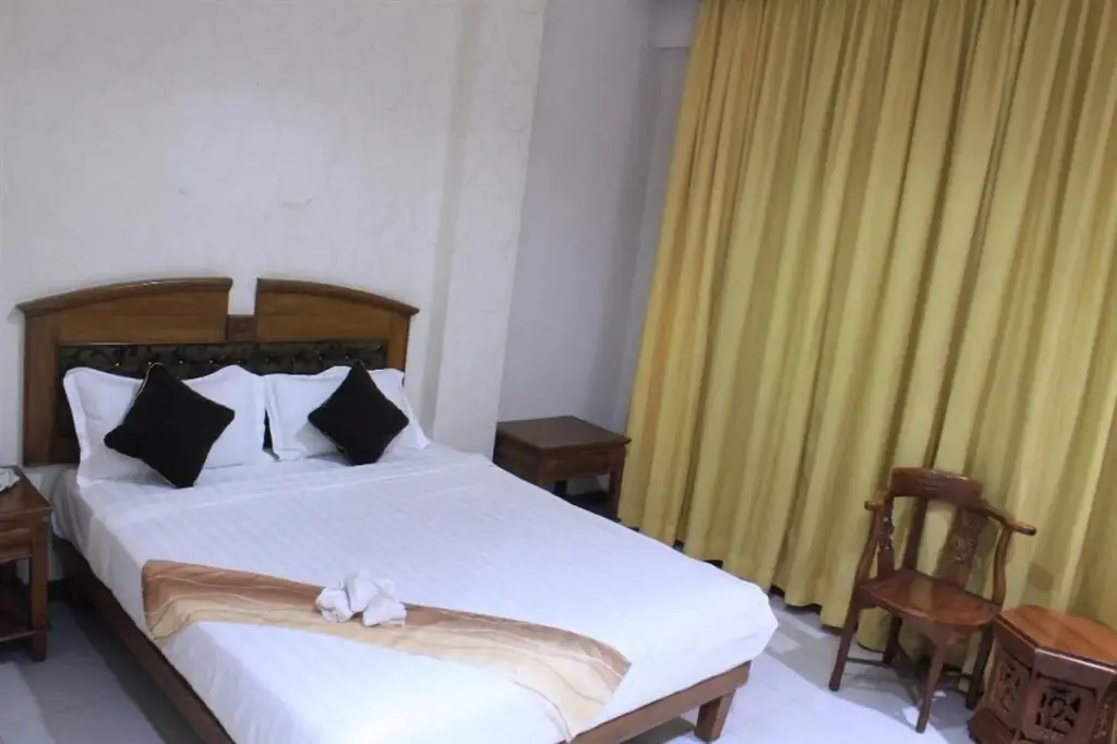 Джамби: Grand Malioboro Hotel
