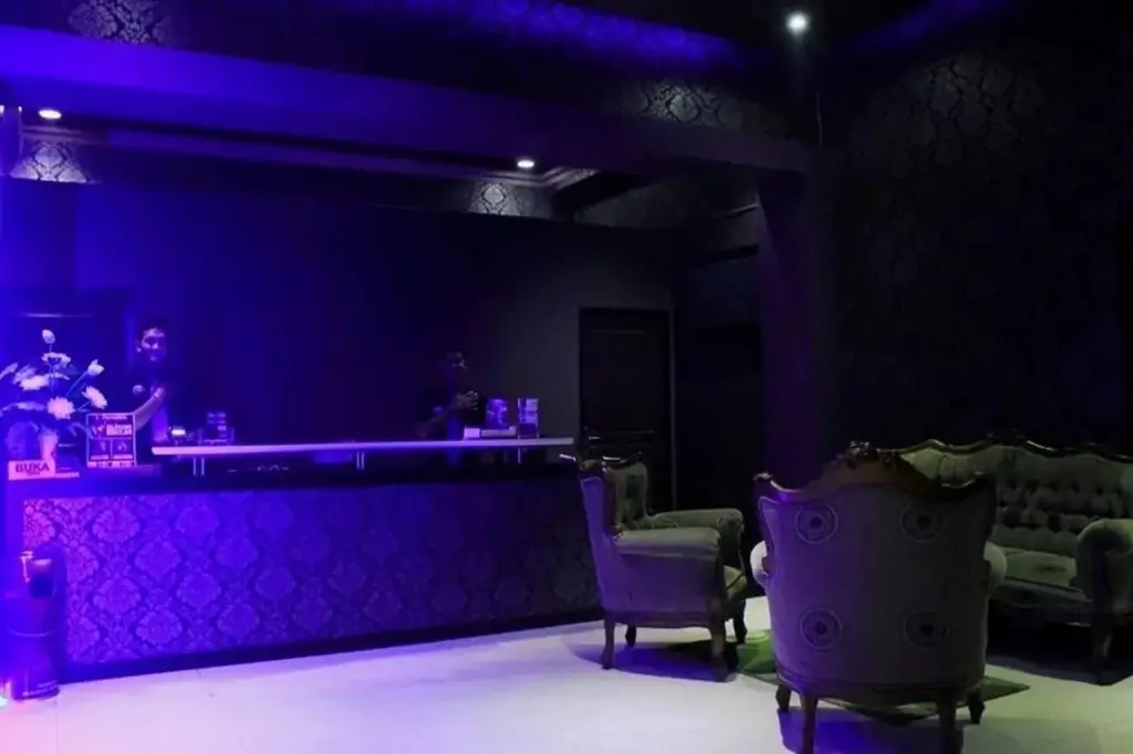 Джамби: Grand Malioboro Hotel