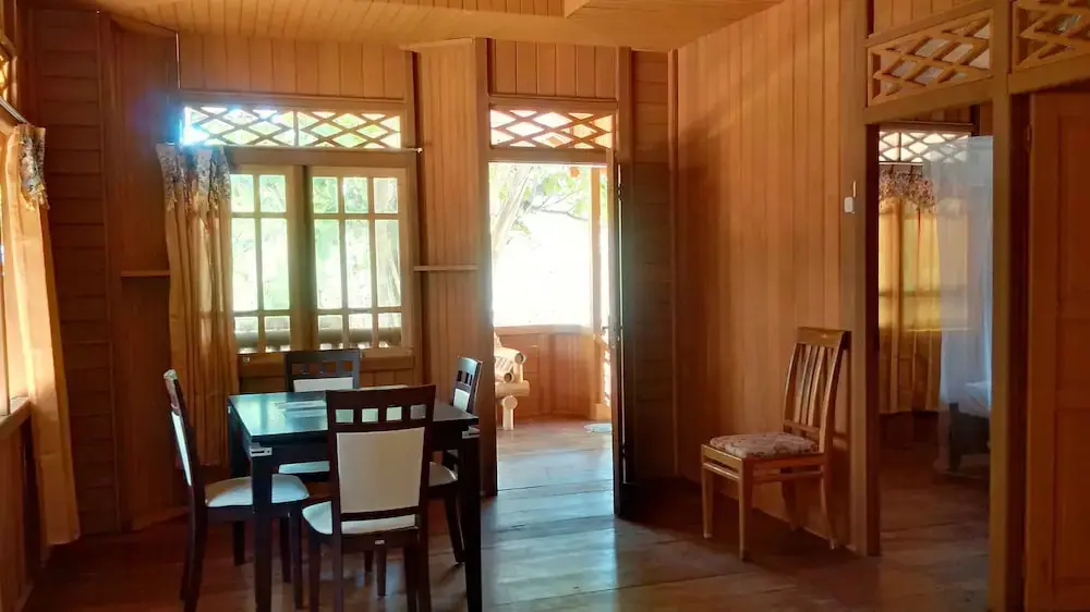 Вори: Jonaths Cottage Bunaken