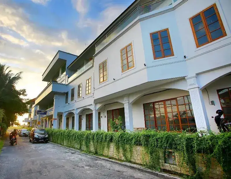 Чангу: Friends House Bali