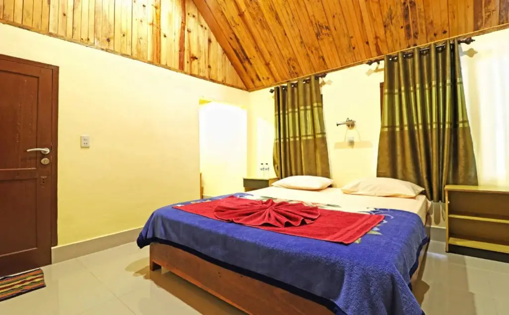 Озеро Тоба: Tuk Tuk Timbul Bungalows