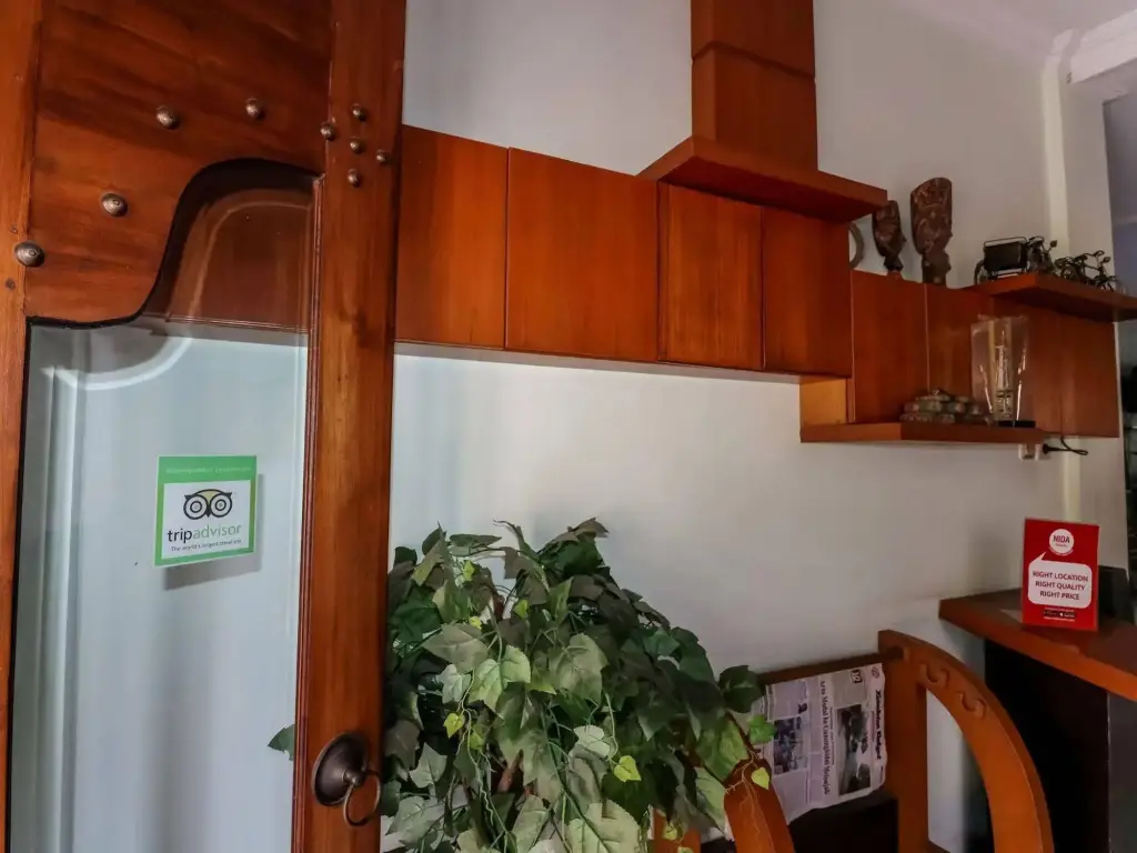 Джокьякарта: OYO 512 Ndalem Mantrijeron Hotel
