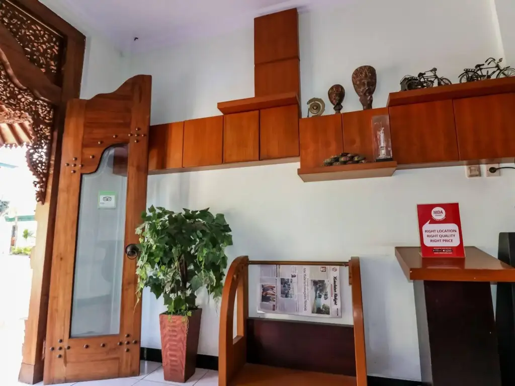 Джокьякарта: OYO 512 Ndalem Mantrijeron Hotel