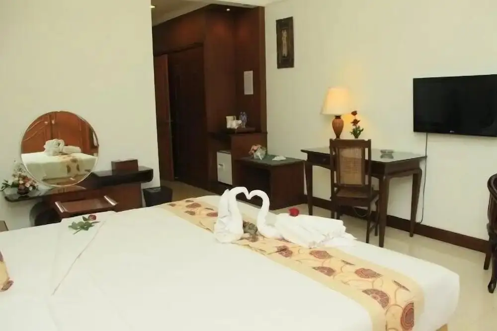 Бату: Hotel Filadelfia