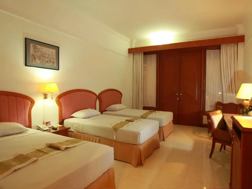 Бату: Hotel Filadelfia