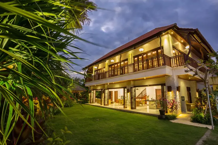 Денпасар: La Bali Sanur
