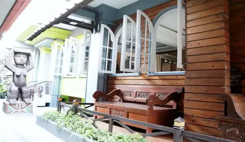 Airlangga Hotel — фото 1