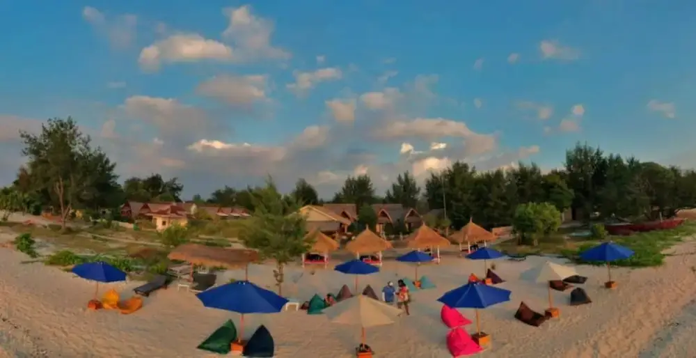 Гили-Мено: Sunset Beach Bungalow