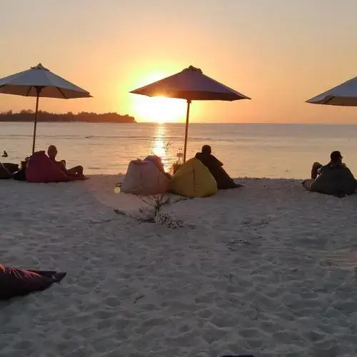 Гили-Мено: Sunset Beach Bungalow