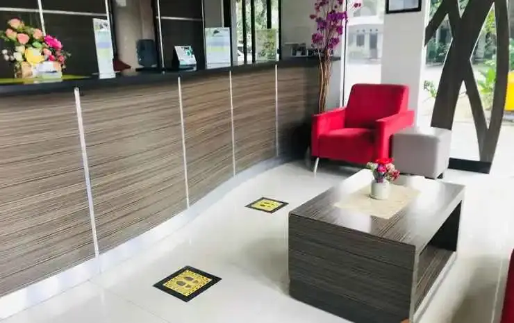 Караванг: Hotel Grand Pangestu