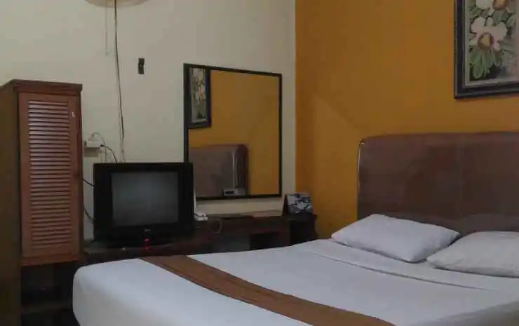 Караванг: Hotel Grand Pangestu
