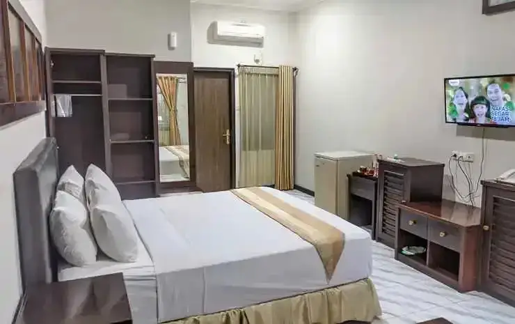 Караванг: Hotel Grand Pangestu
