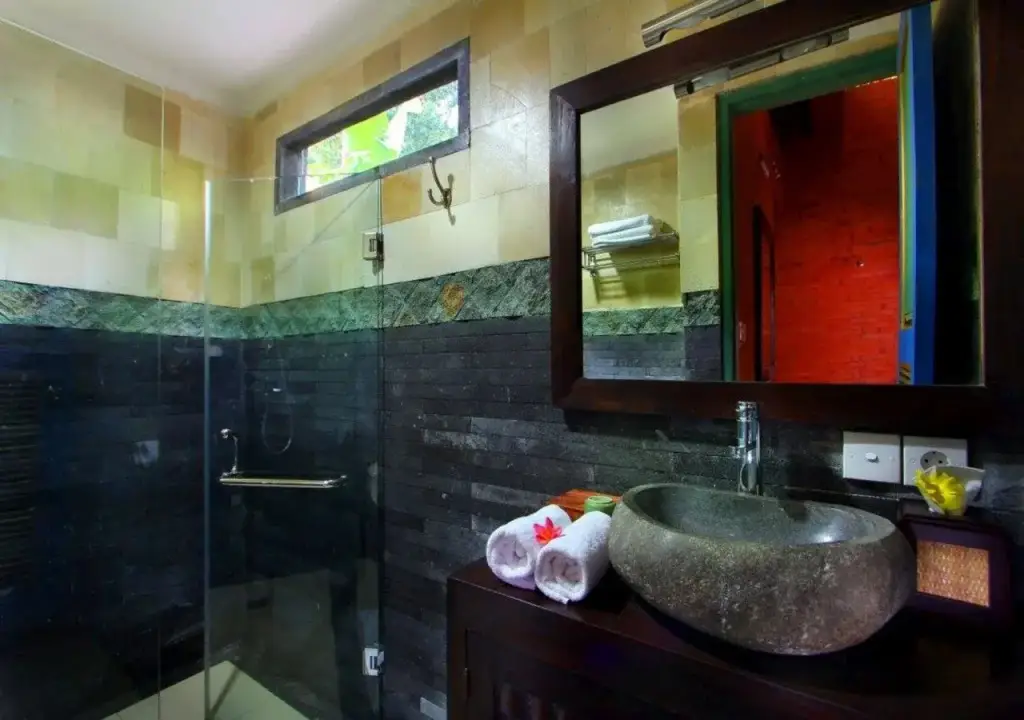 Семарапура: De Umah Bali Eco Tradi Home