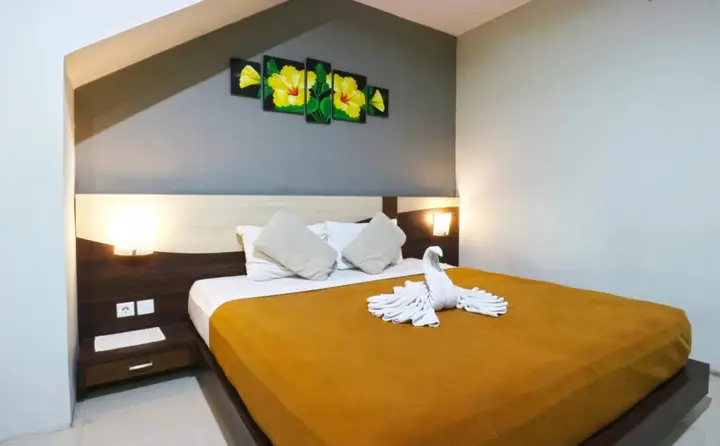 Санур: Raj Sindhu Sanur