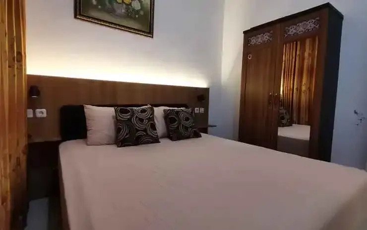 Бату: Villa Asri